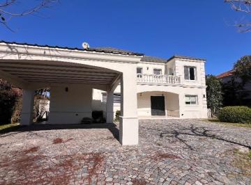 Casa · 335m² · 4 Ambientes · Ayres de Pilar, Alquiler Anual 3 Dorm + Escritorio + Cine