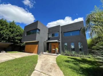 Casa de 6 ambientes, Esteban Echeverría · Casa en Venta en Lagos de Canning