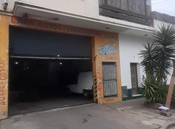 Local comercial de 6 ambientes, Quilmes · Amplio Local, PH en Pa Tipo Casa y Estación de Sevicio Sobre Av Dardo Rocha!
