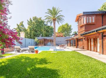 Casa en Venta de 5 ambientes Quilmes · Venta/permuta Casa 5 Amb de Categoria Sobre Dos Lotes en Quilmes Centro
