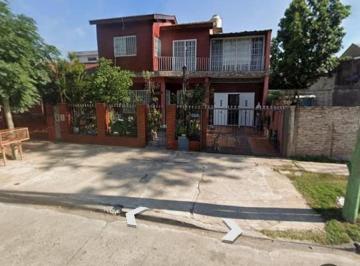 Casa · 150m² · 5 Ambientes · 1 Cochera · Casa de 4 Ambientes, 2 Plantas C/ Pileta Climatizada