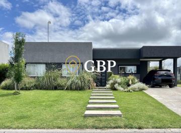 Casa · 166m² · 4 Ambientes · 2 Cocheras · Casa en Venta en Canning Barrio San Lucas