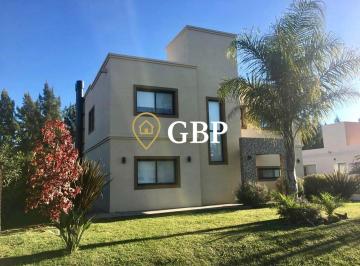 Casa · 220m² · 5 Ambientes · 2 Cocheras · Casa en Venta en Canning Barrio Malibu