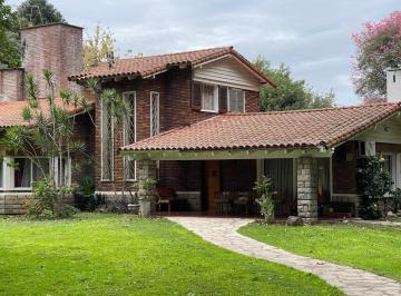 Casa · 240m² · 7 Ambientes · Casa Venta Longchamps