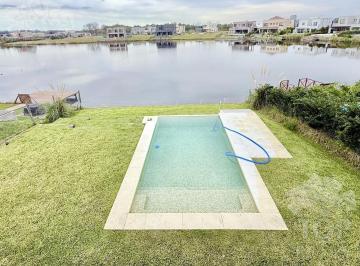 Casa · 216m² · 6 Ambientes · 2 Cocheras · Casa en Venta en Santa Ana - Villanueva