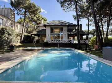 Casa · 300m² · 5 Ambientes · 2 Cocheras · Casa en Alquiler Pinamar Zona Norte Tennis