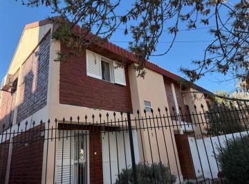 Casa · 95m² · 4 Ambientes · 1 Cochera · Venta Duplex 3 Dorm., Gregorio Alvarez, Neuquen
