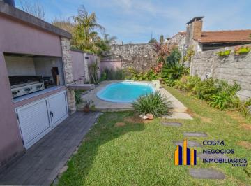 Casa de 5 ambientes, Lomas de Zamora · Palos Borrachos 129 Lomas o Apto Credito 5 Amb Piscina Parque Cochera Permuta 3 Amb Valor Actualiz