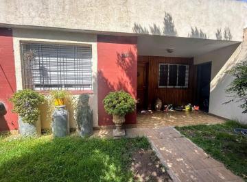 Casa de 4 ambientes, Berazategui · Venta de Casa 4 Ambientes Apta Credito con Parque y Pileta en Berazategui