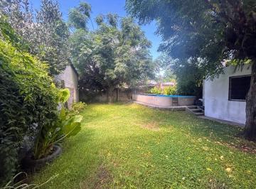 Casa de 4 ambientes, Berazategui · Venta de Casa 4 Ambientes Apta Credito con Parque y Pileta en Berazategui