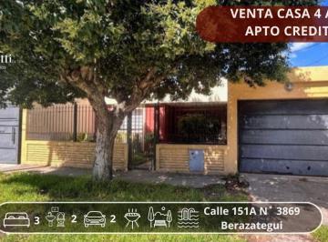 Casa de 4 ambientes, Berazategui · Venta de Casa 4 Ambientes Apta Credito con Parque y Pileta en Berazategui