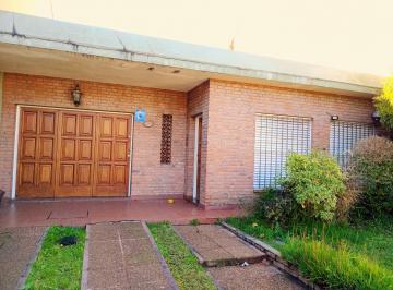 Casa de 3 ambientes, Lomas de Zamora · Hermosa Casa de Gran Superficie 400 m²
