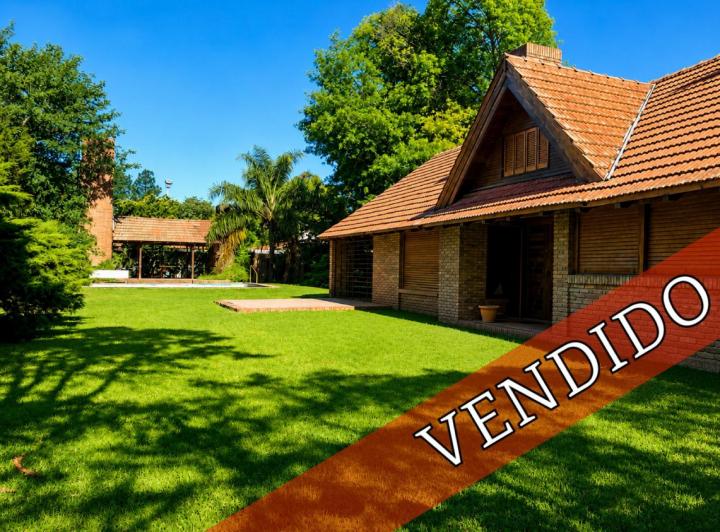 Casa · 1650m² · 6 Ambientes · 1 Cochera
