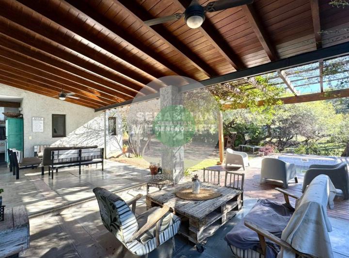 Casa · 416m² · 8 Ambientes · 2 Cocheras