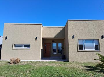 Casa · 162m² · 4 Ambientes · 1 Cochera · Casa en Venta en San Ramón, Pilar del Este, Pilar