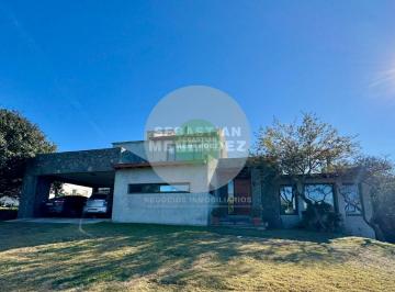Casa · 416m² · 8 Ambientes · 2 Cocheras · Lote Central - 4 Dorm - Galería - Calef. Central - Casa en Venta La Rufina