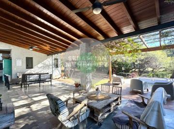 Casa · 416m² · 8 Ambientes · 2 Cocheras · Lote Central - 4 Dorm - Galería - Calef. Central - Casa en Venta La Rufina