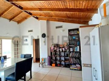 Casa · 140m² · 487 Esquina 16.casa de 2 Dorm. en Venta. Manuel B. Gonnet - La Plata.