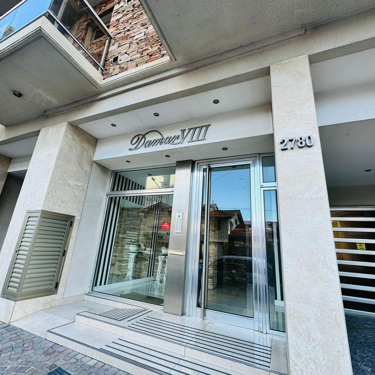 Departamento de dos ambientes en venta, ubicado en un noveno piso en el barrio la perla