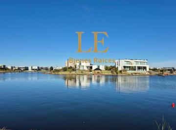 Terreno · 913m² · Venta de Lote Al Agua en Barrio Muelles, Puertos del Lago.