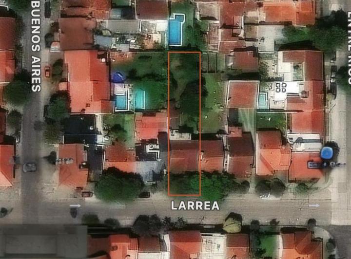 Casa · 210m² · 6 Ambientes · 1 Cochera