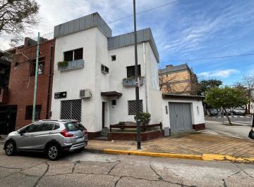 Casa · 97m² · 5 Ambientes · Casa en Venta Dividida en Dos Unidades en El Barrio de Flores.