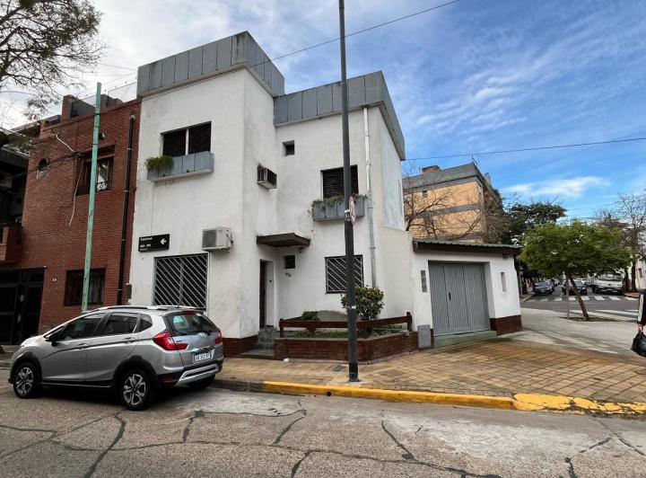 Casa en venta en Flores · 5 ambientes