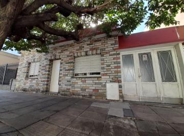 Casa de 3 ambientes, Morón · Casa de 3 Ambientes a 1 Cuadra de Av Rivadavia