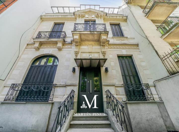 Casa · 805m² · 2 Cocheras