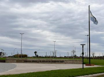Terreno · 332m² · Terreno Lote 332 m² - Los Pinos 3 - Álvarez Santa Fe | Venta