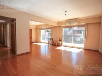Departamento · 171m² · 4 Ambientes · 2 Cocheras · Departamento en Venta de 3 Dorm. con 2 Cocheras y Dependencia en Colegiales.