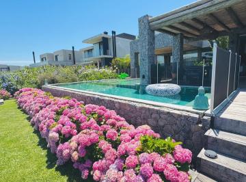 Casa · 493m² · 8 Ambientes · 2 Cocheras · Casa en Venta en Virazón, Nordelta, Tigre