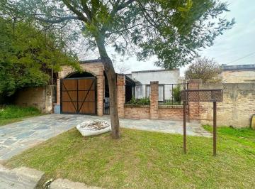 Casa · 130m² · 4 Ambientes · 1 Cochera · Venta Casa Luis Guillon