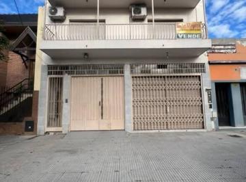 Casa de 4 ambientes, Flores · Venta Casa 4 Ambientes + Local + Departamento 2 Ambientes + Gran Terreno.