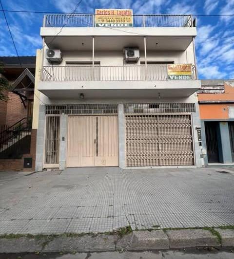 Casa · 462m² · 4 Ambientes · 1 Cochera
