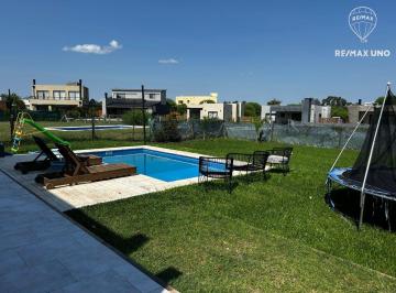 Casa · 157m² · 5 Ambientes · 2 Cocheras · Venta de Casa 5 Ambientes C/dependencia y Pileta