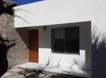 Casa · 80m² · 2 Dormitorios · Casa - Playa Mansa