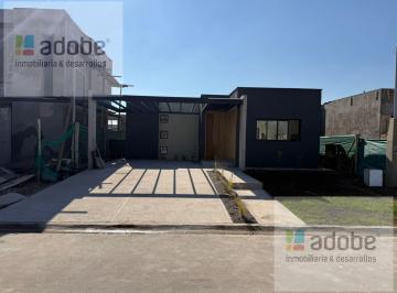 Casa · 105m² · 2 Dormitorios · 2 Cocheras · Casa en B° Lar de Terrada