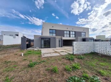 Departamento · 90m² · 3 Ambientes · 1 Cochera · Dúplex en El Quimilar