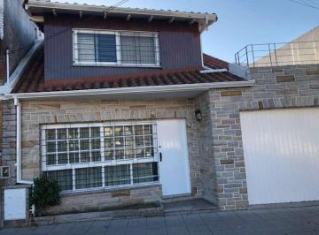 Casa de 4 ambientes, Quilmes · Casa Desarrollada en 2 Plantas
