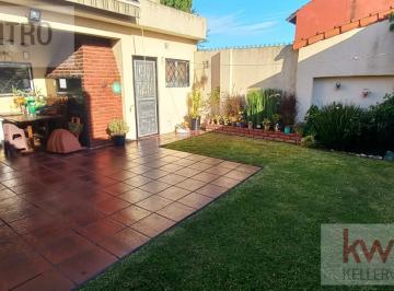 Casa · 124ha · 4 Ambientes · 1 Cochera · Venta Casa Banfield