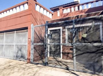 Casa · 145m² · 4 Ambientes · 2 Cocheras · Casa en Venta - 4 Amb - Santos Lugares