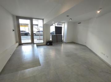 Local comercial · 57m² · 1 Ambiente · En Venta - Local Comercial Al Frente - Centro