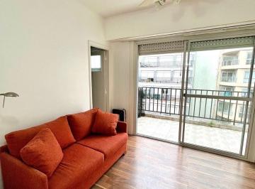 Departamento · 48m² · 2 Ambientes · Venta 2 Ambientes Totalmente Reciclado con Balcon y Cochera Cercana - Apto Credito