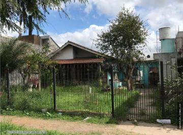 Casa · 97m² · 2 Dormitorios · Casa a La Venta en Ituzaingo Sur, Buttler Al 2200