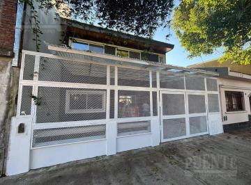 Casa · 5 Ambientes · 1 Cochera · Casa en Lomas de Zamora Este