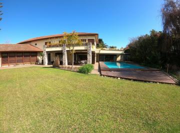 Casa · 889m² · 7 Ambientes · 2 Cocheras · Venta Casa Martínez 4 Dorm.