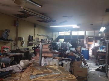Local comercial , Vicente López · Local 150 m² Sobre Av Vélez Sarsfield