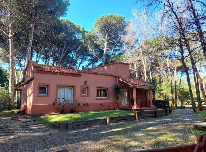 Casa · 233m² · 5 Ambientes · 2 Cocheras