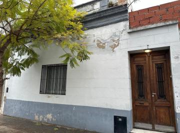 Casa de 3 ambientes, Pompeya · Casa en Muy Buena Ubicación